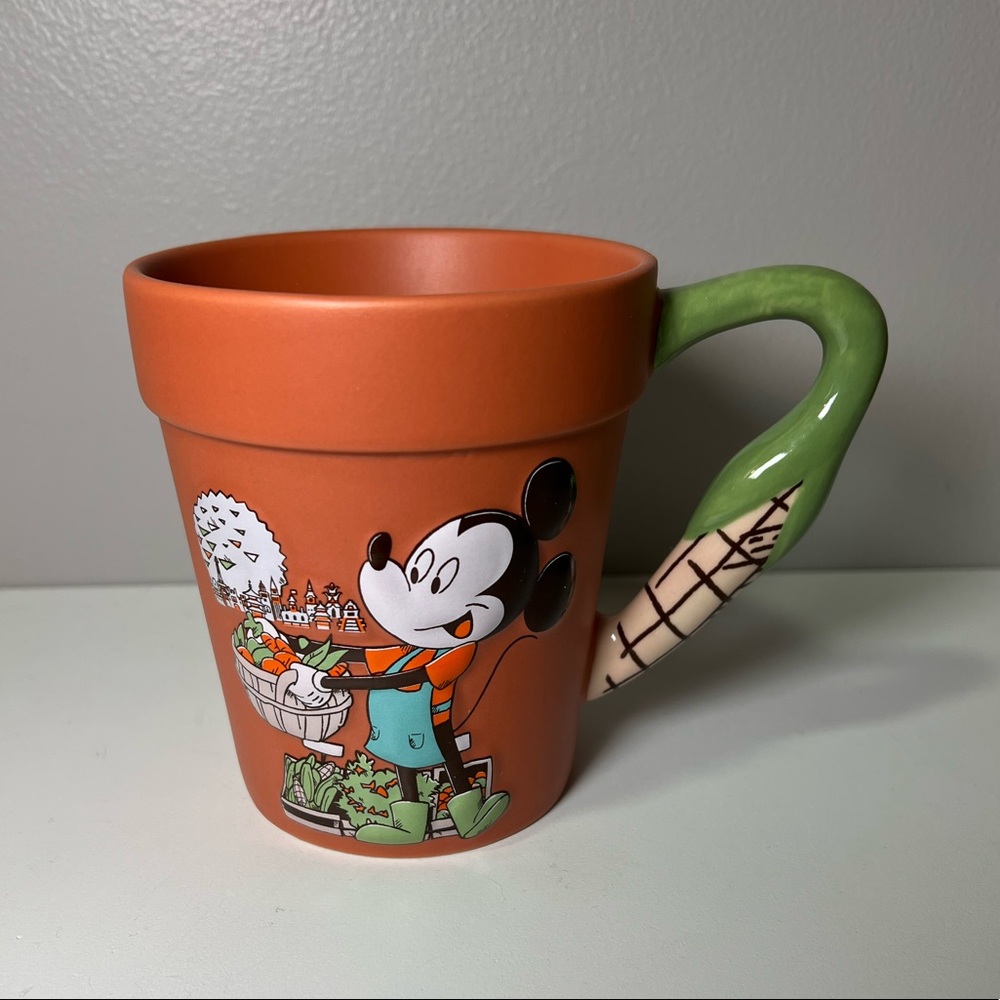 Mickey’s garden/corny, from Epcot flower&garden festival 2020 Disney plant mug